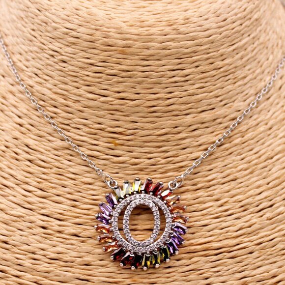 18K White Gold Filled Swirl Circle Diamond Zircon Pendant Necklace Gorgeous Gift - Picture 2 of 5